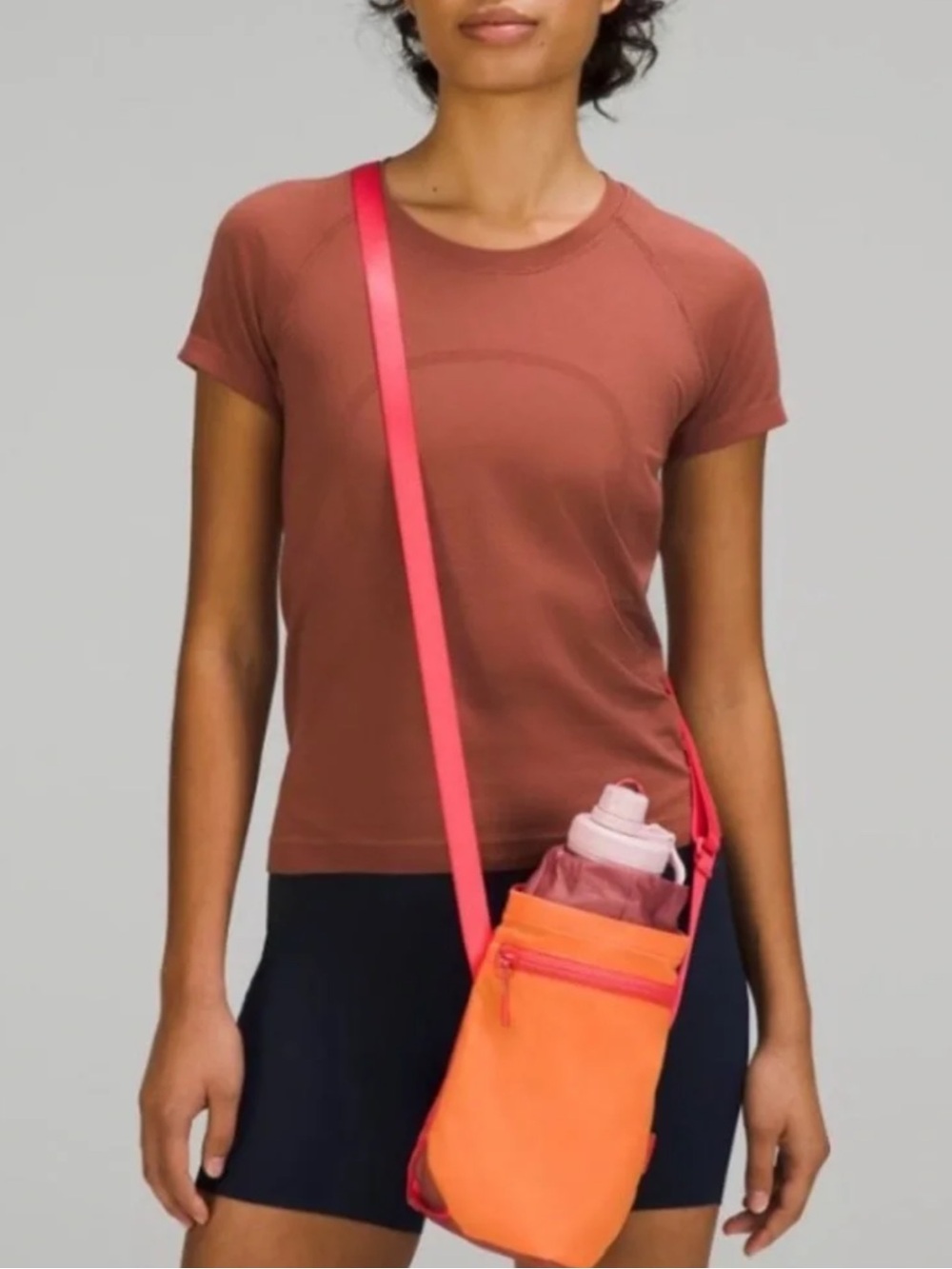 Lululemon Drawstring Water Bottle Crossbody Bag 2.5L Athleisure Workout Travel